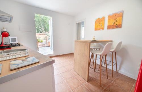 Aguadulce Casa | Casa "La Gata Azul" con jardín privado