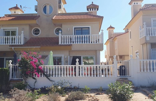 Pinar de Campoverde Casa | Casa la Perla, nuestra propia casa de 3 dormitorios y 2 baños.