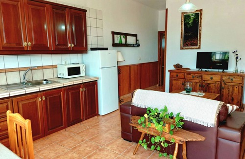 Barlovento Casa | Casa La Roseta: terraza, vistas al mar y piscina compartida