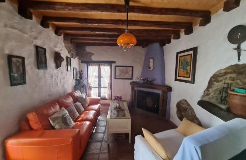 Benarraba Casa | Casa La Yedra by CasaTuristica