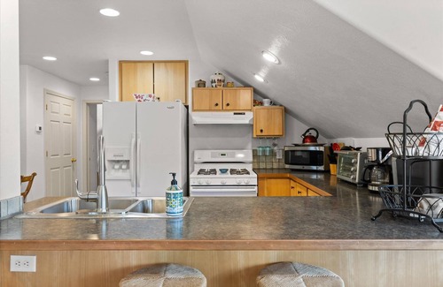 Rathdrum Casa | Casa Lakes: Snowmobiling, Private Dock, Lake View, Fire Pit, Close to Silverwood!