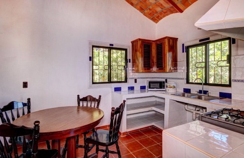 Los Ayala Casa | Casa las Mariposas Bungalows 4