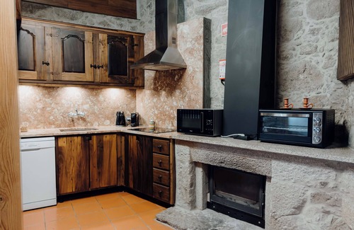 Amares Casa | Casa Lata - Wine & Tourism