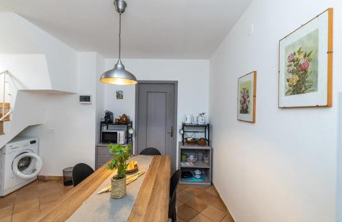 Finale Pia Apartamento | Casa Lella con Giardino e Parcheggio Privato