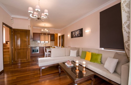 Kato Stalos Casa | Casa Leone Suites