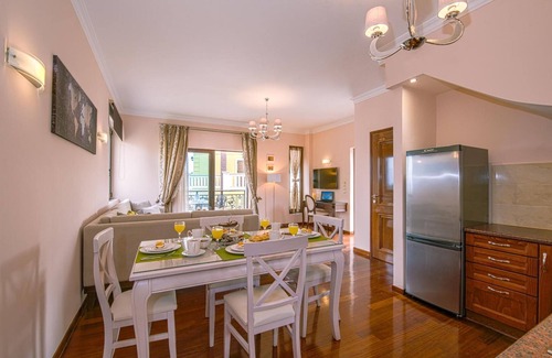 Kato Stalos Casa | Casa Leone Suites