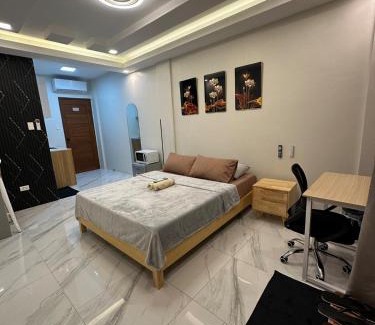 Imus Apartamento | Casa Leveria Unit 7 with Balcony, Inquire Parking Availability