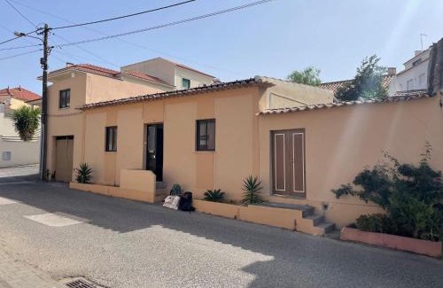 Lourinha Casa | Casa Liberdade Low Cost Rustic Charm by the Sea