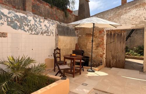 Lourinha Casa | Casa Liberdade Low Cost Rustic Charm by the Sea