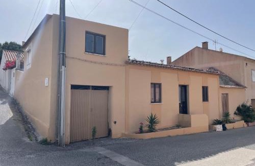Lourinha Casa | Casa Liberdade Low Cost Rustic Charm by the Sea