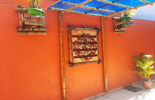 Jardim Santa Tereza Casa | Casa linda com Piscina e Jogos, pertinho da Praia