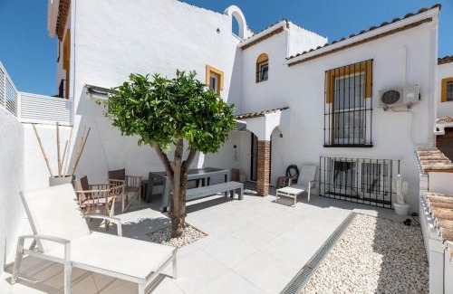 Urbanizacion Costabella Casa | Casa Linda