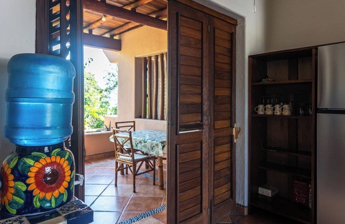 Playa la Madera Apartamento | Casa Linda - First floor 1 bed Seaside apartment in Zihuatanejo - Pueblo Magico