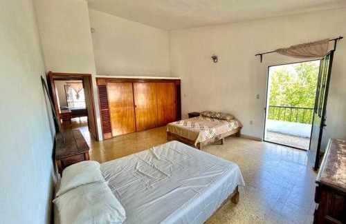 Taxco Casa | Casa Linda Vista cómoda y acogedora con cochera a 10 min zócalo
