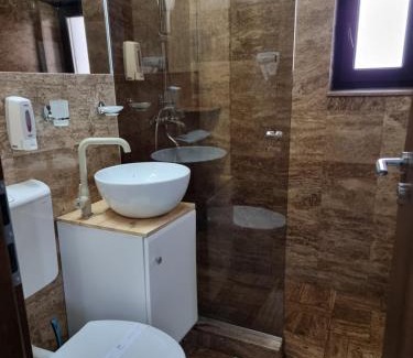 Tirgu Jiu Casa | Casa Lipianu