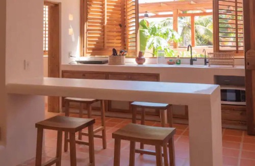 Chacala Condominio | Casa Liquen "Mahogany-Parota Room"
