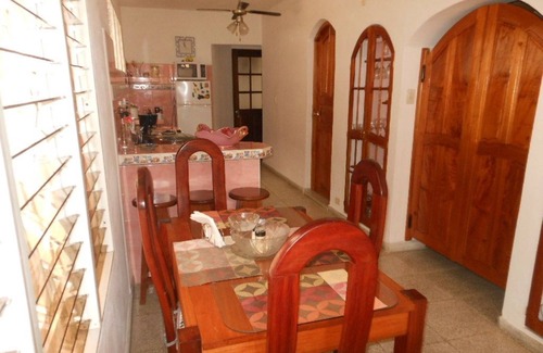 Cienfuegos Casa | Casa Liz & Lou
