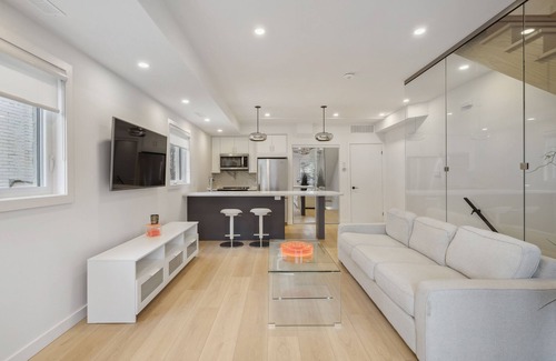 Midtown Toronto Apartamento | Casa Loma 2 Storey + 2 Bdrm Loft UofT and Yorville