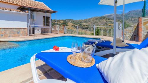 Alozaina Villa | Casa Los Valles Alozaina by Ruralidays