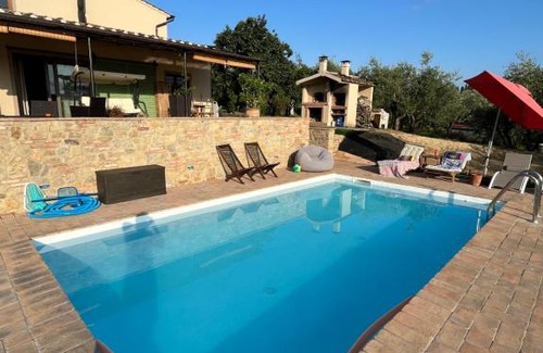 Terricciola Cama Y Desayuno | Casa Loumavi
