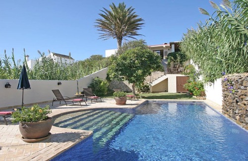 San Ambrosio Casa | Casa Lucia, una elegante casa de 3 dormitorios, 3 baños, piscina privada, vistas rurales.
