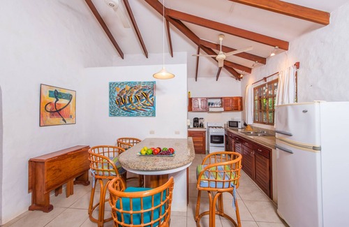 Palm Beach Estates Cabaña | Barefoot Bungalow en Playa Grande de exclusiva Palm Beach Estates