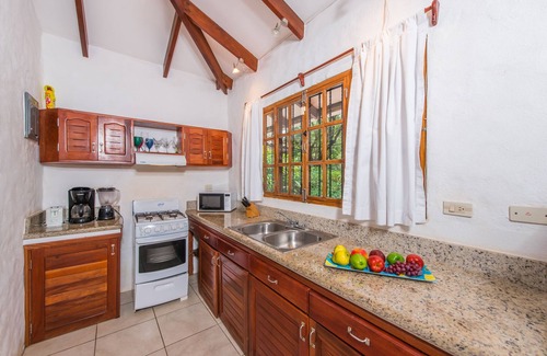Palm Beach Estates Cabaña | Barefoot Bungalow en Playa Grande de exclusiva Palm Beach Estates