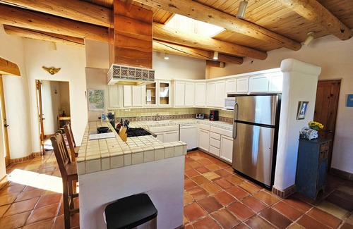 Arroyo Seco Casa | Casa Luminosa, Private Hot Tub Los Altos Clubhouse with pool, sauna, tennis