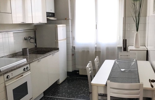 Noli Apartamento | Casa Luminosissima e Tranquilla nel Centro Storico di Noli a due Passi dal Mare