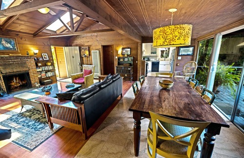 Guerneville Cabina | Casa Luna: ¡frente al río, bañera de hidromasaje y se admiten perros!