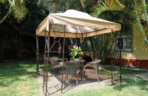 Cuernavaca Casa | Casa Macuca y la Esquinita by Rotamundos