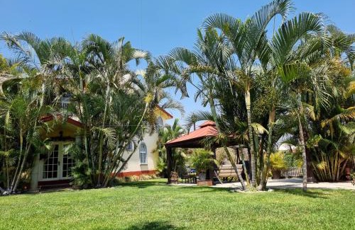 Cuernavaca Casa | Casa Macuca y la Esquinita by Rotamundos