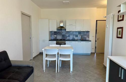 Finalborgo Apartamento | Casa Maestrale - Elegante con Balcone Vista Mare