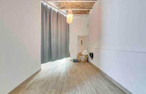 L'Hospitalet de Llobregat Casa | Casa Mandarina: 4 Bedrooms - 2 Terraces - Parking