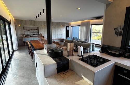 Goncalves Cabaña | CASA MANTIQUEIRA - Gonçalves - MG - 16 guests - 6 suites - swimming pool - gym
