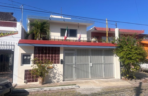 Barra de Navidad Apartamento | Casa Mar Y Sol es cómodo seguro con piscina. Cerca de playa y restaurante