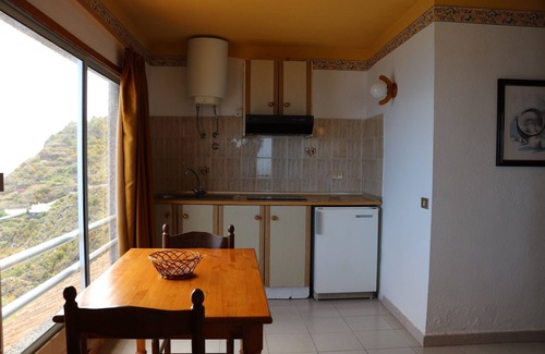 El Tanque Apartamento | Casa Mara Tenerife - Apartamento con dos camas con vista al mar