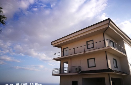 Favara Apartamento | Casa Mare e Monti es un apartamento independiente