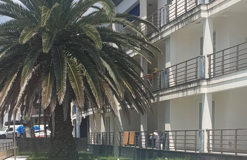 Vila Franca do Campo Cabina | Casa Marina-Sunrise Room: Double bed room with swimming pool and parking.