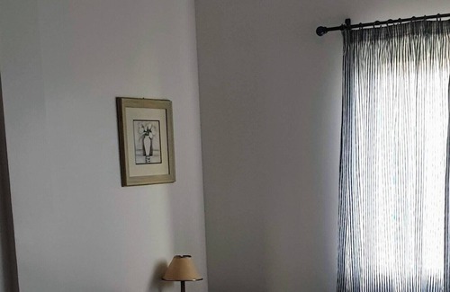 Vila Franca do Campo Cabina | Casa Marina-Sunrise Room: Double bed room with swimming pool and parking.