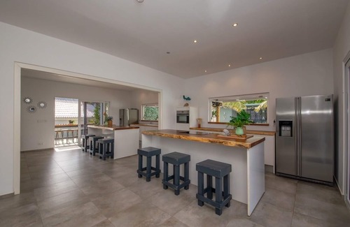 Jan Thiel Casa | Luxury 6 Bed and 4 Bath villa, 200 yards from supermarket & Jan Thiel beach
