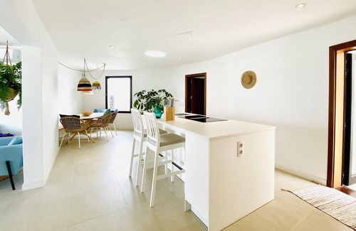 Urbanización Famara Villa | Casa Marina 4-Bed Villa with Pool in Famara