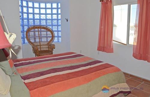 Las Conchas Casa | Casa Mariposa Azul by FMI Rentals