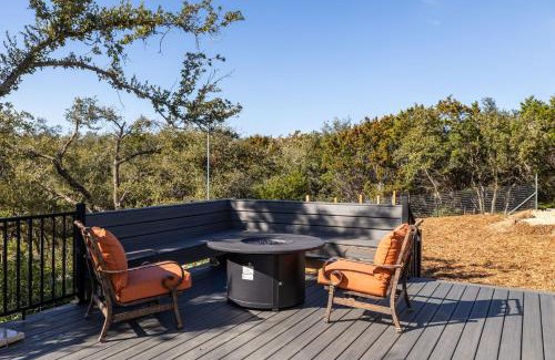 Dripping Springs Casa | Casa Mariposa Newly Renovated Firepit*Fireplace*Great Deck*Pets Welcome!