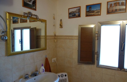 Costa Saracena-Castelluccio Cabaña | Casa Marlela, junto al mar y rodeada de vegetación del jardín mediterráneo.