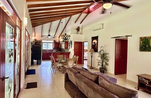 Coronado Casa | Casa Marriott 2, Lush Jungle ,Walk in Beach Pool, Private Waterfall, Muy Bonito!