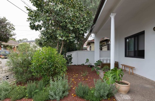 Arncliffe Casa | 'Casa Martin' - Light-Filled Arncliffe Haven