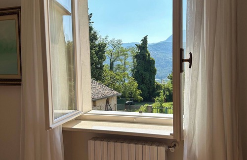 Caprino Veronese Casa | Martini House, ubicado en las verdes colinas del Lago de Garda