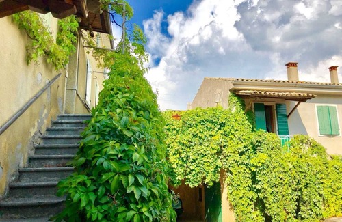 Caprino Veronese Casa | Martini House, ubicado en las verdes colinas del Lago de Garda