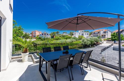 Crno Apartamento | Casa MiA Apartments with parking